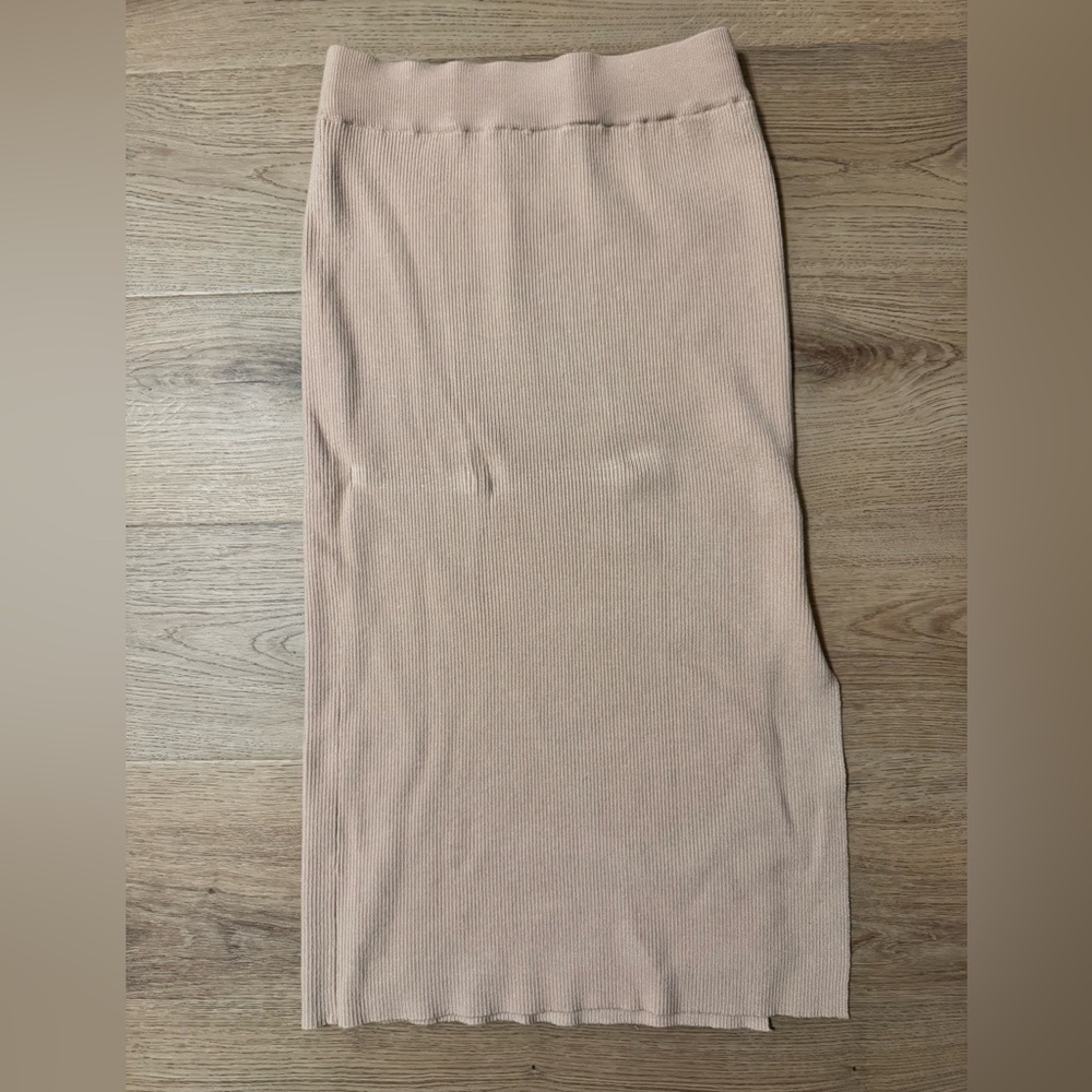 Pink lily ribbed midi skirt